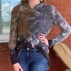 T ⭐️ Party Sweater with Open Back